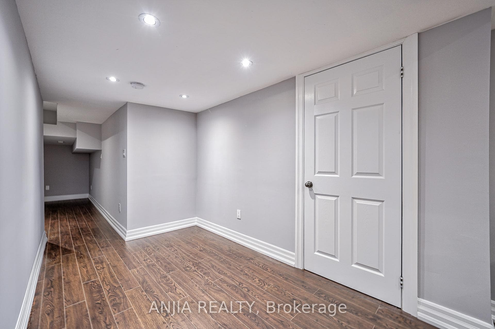 220 Sandale Road photo 33