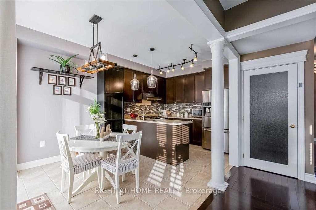 111 Courvier Crescent photo 4