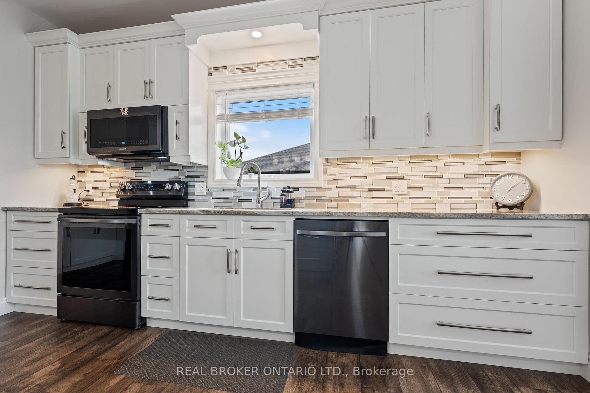 11721 Plank Road photo 9