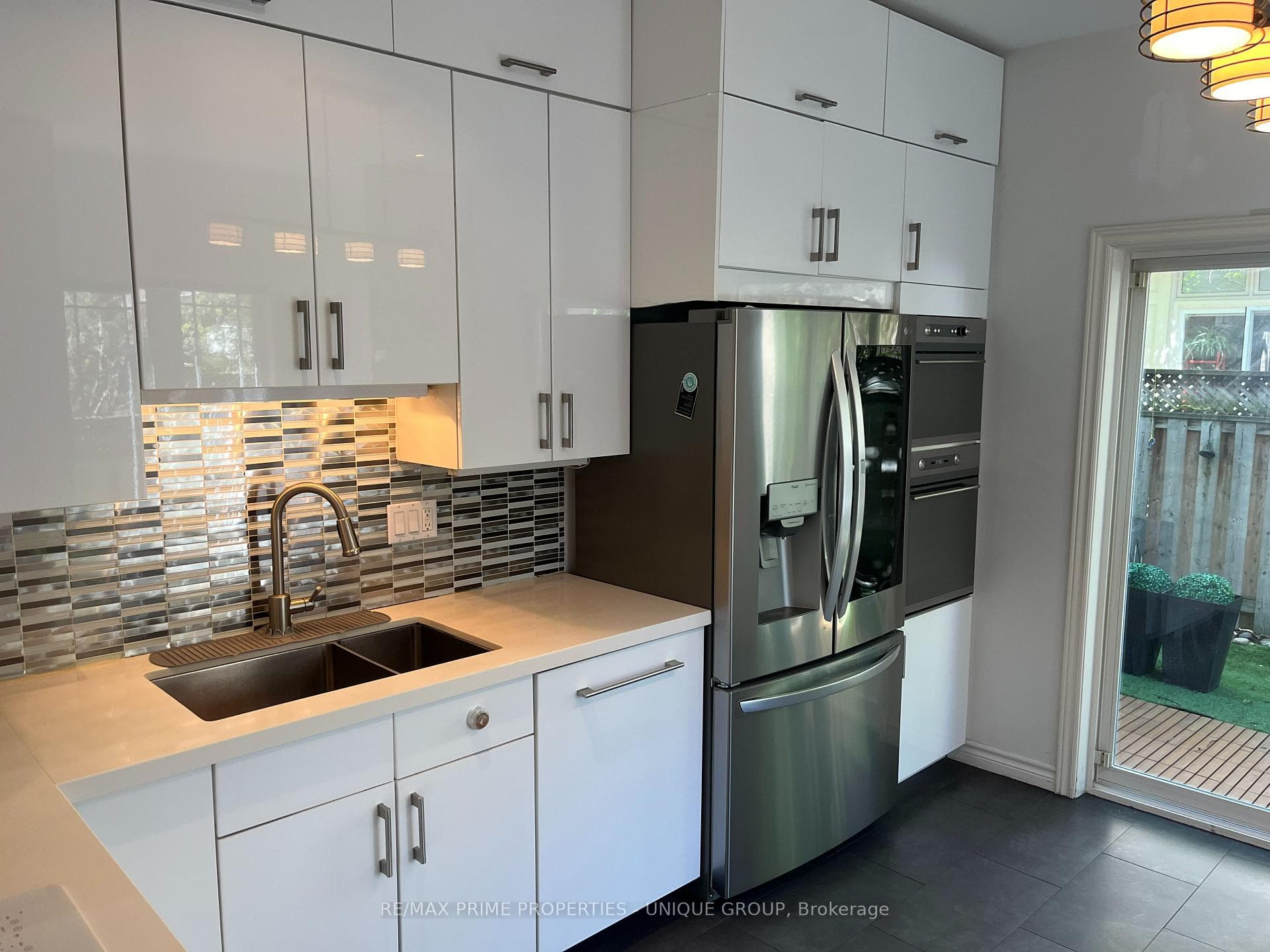16 William Poole Way Unit 16 photo 6