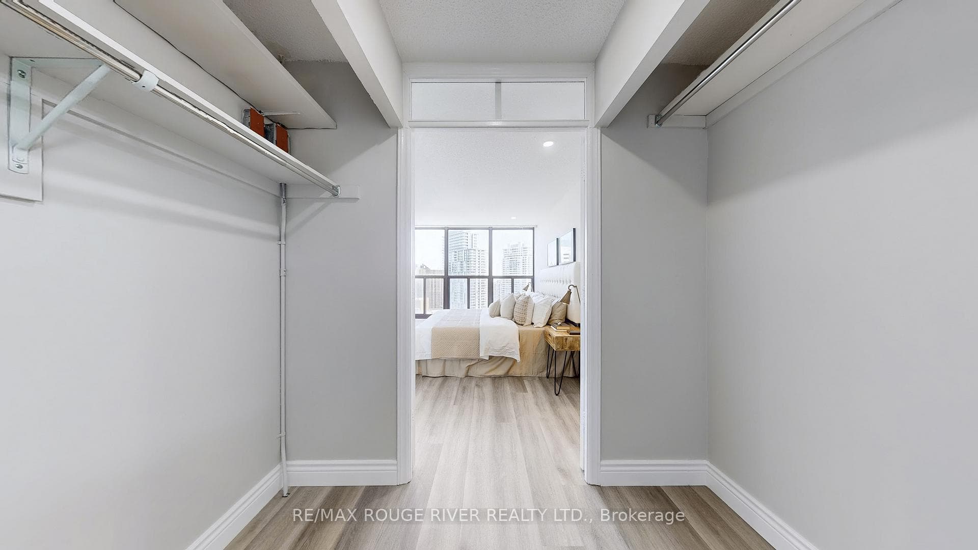 33 Elmhurst Avenue Unit 2407 photo 31