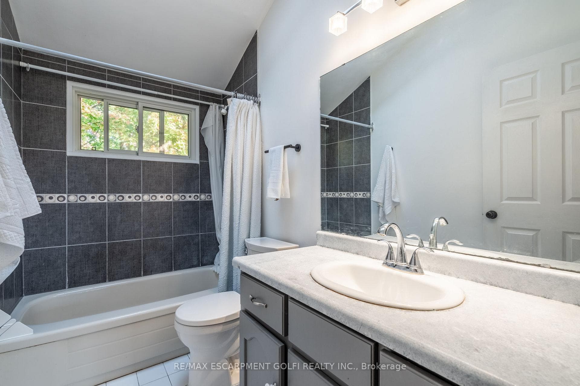 135 Imperial Road photo 24