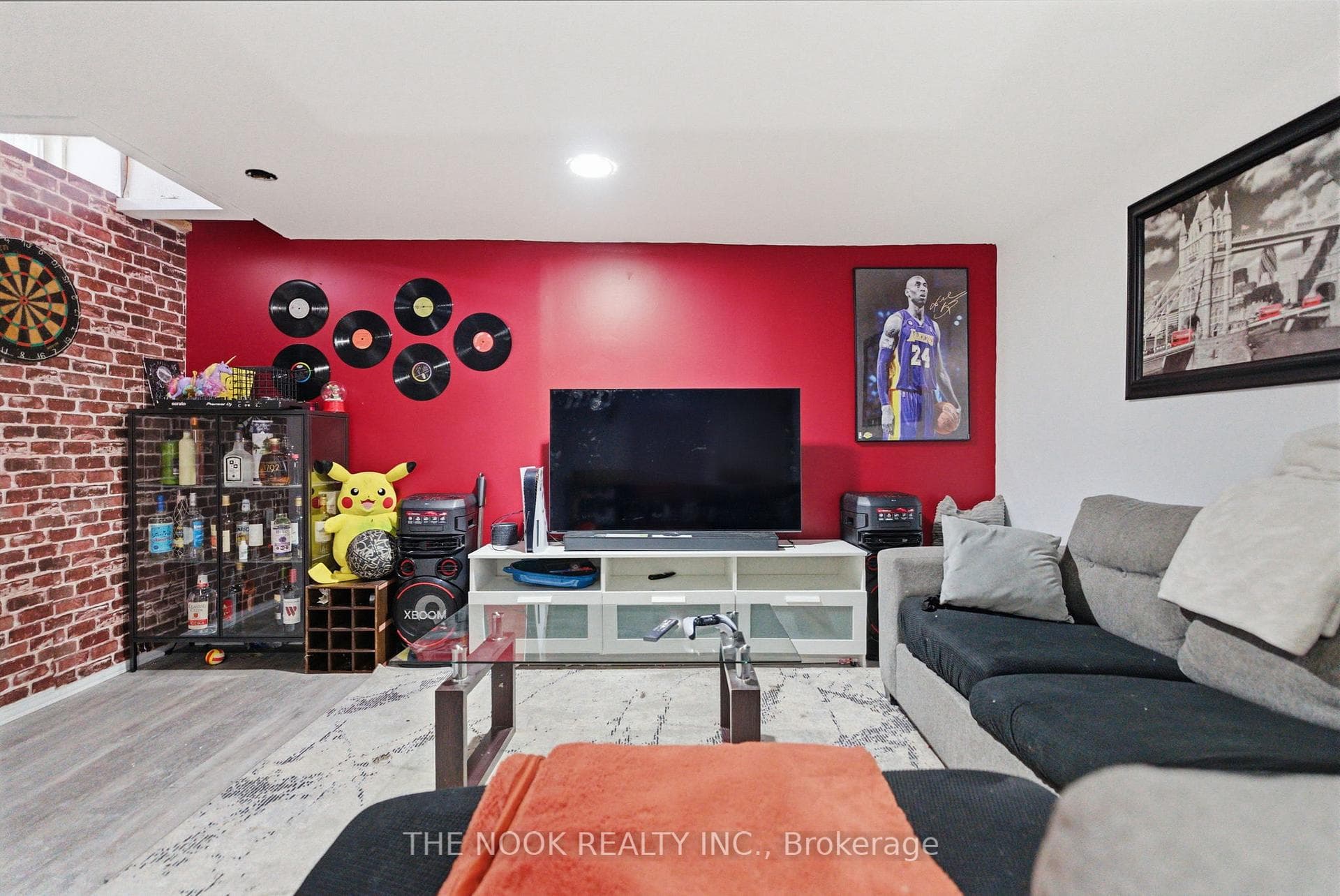 119 Brownstone Crescent photo 33