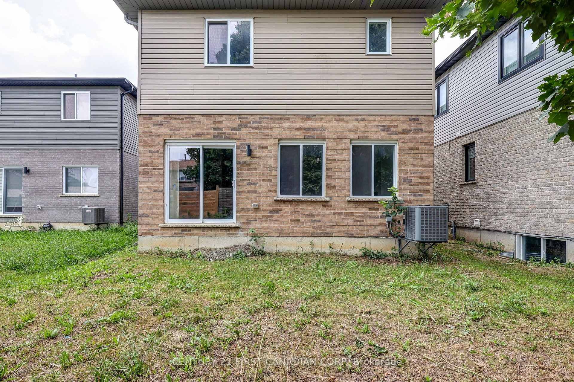 127 Marconi Court photo 11