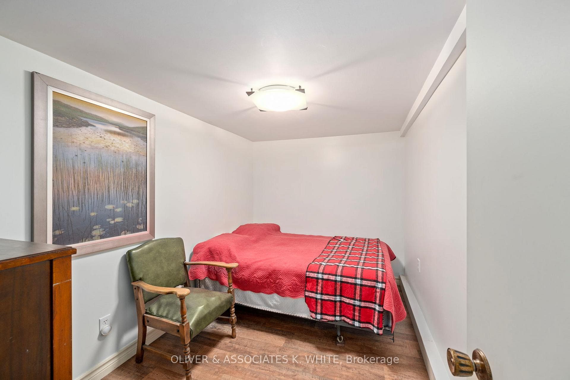 402 Edith Cavell Boulevard photo 24