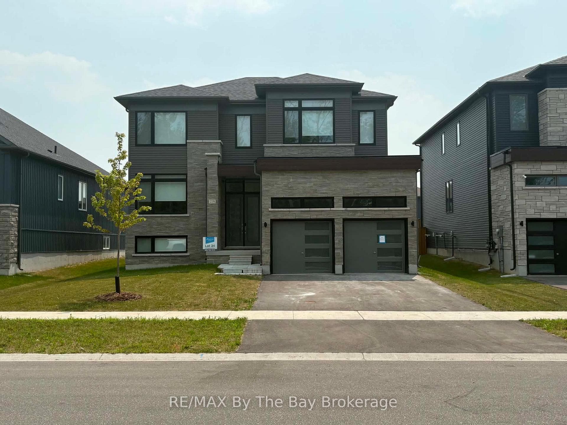 218 Mapleside Drive Unit Upper Unit photo 1