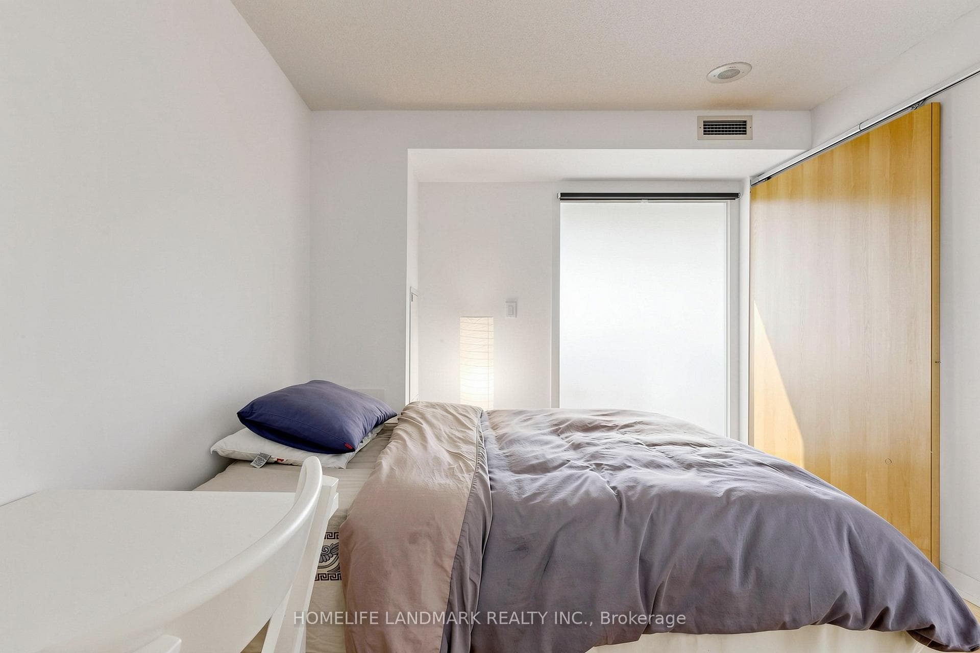 15 Fort York Boulevard Unit 2811 photo 19