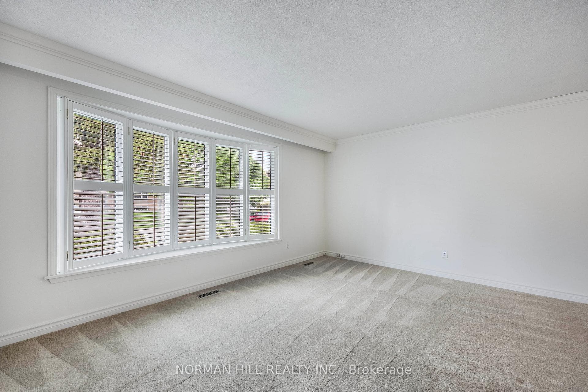 25 Banff Drive photo 4