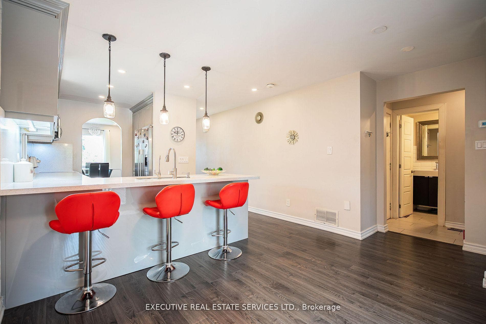 4 Simmons Boulevard photo 19
