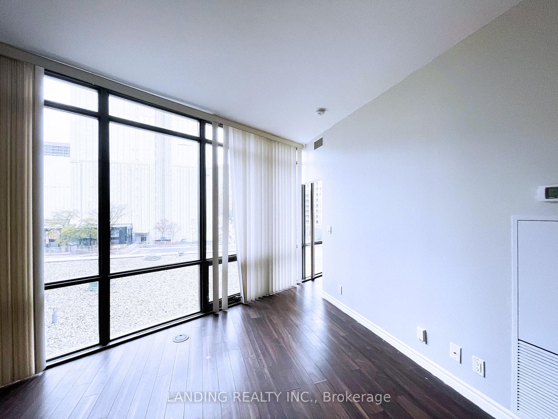 832 Bay Street Unit 404 photo 9