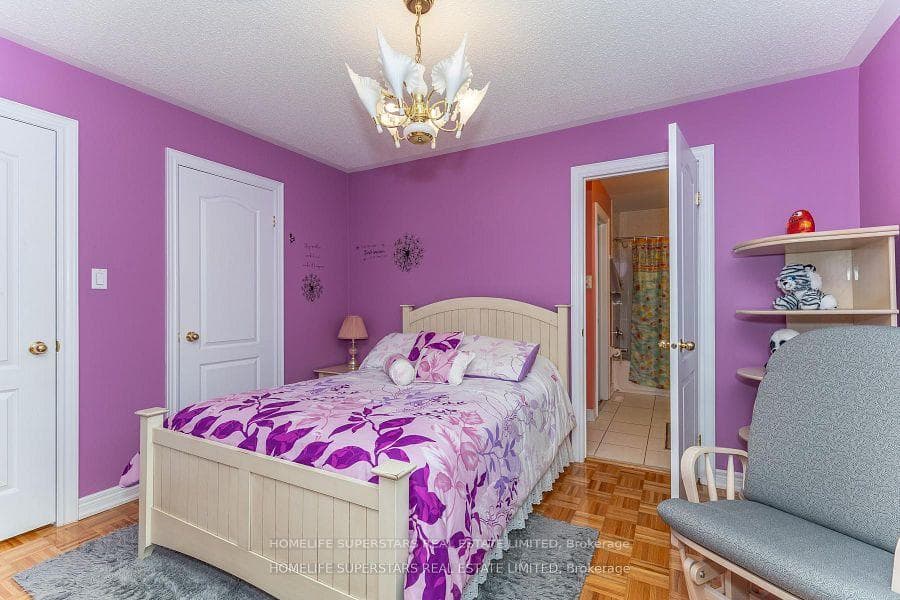 156 Novaview Crescent photo 29