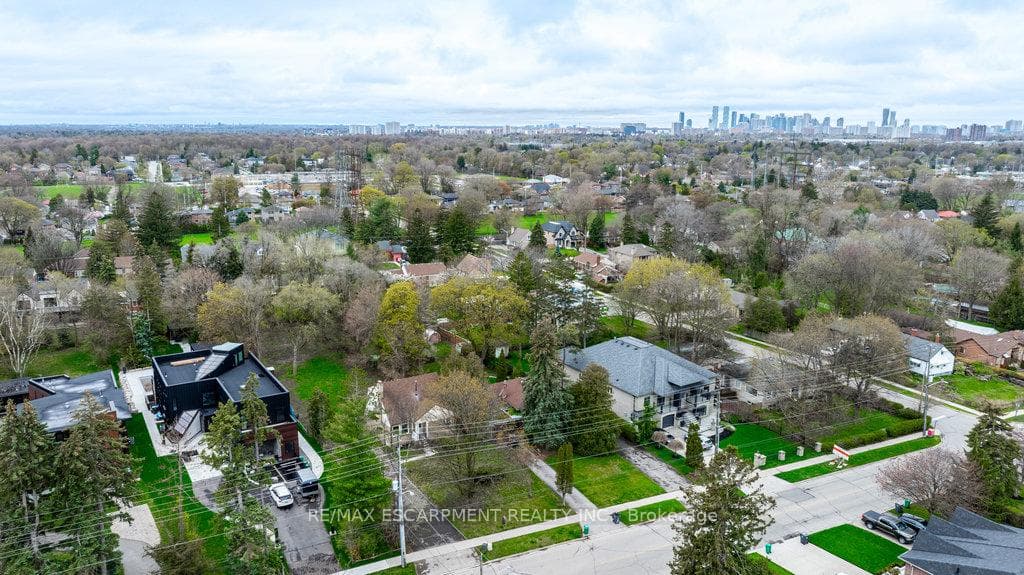 1454 Haig Boulevard photo 4