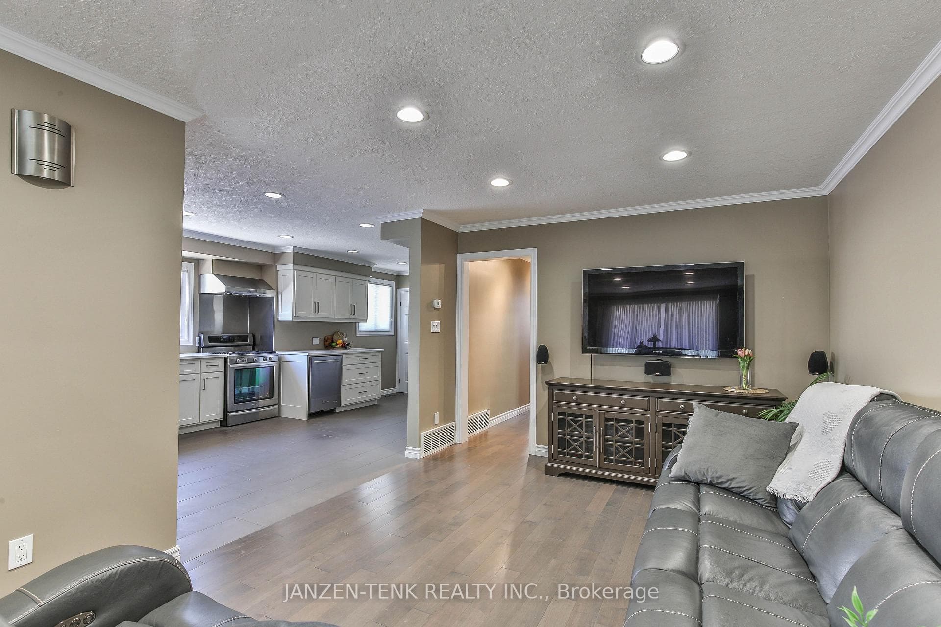 197 Highview Drive photo 8