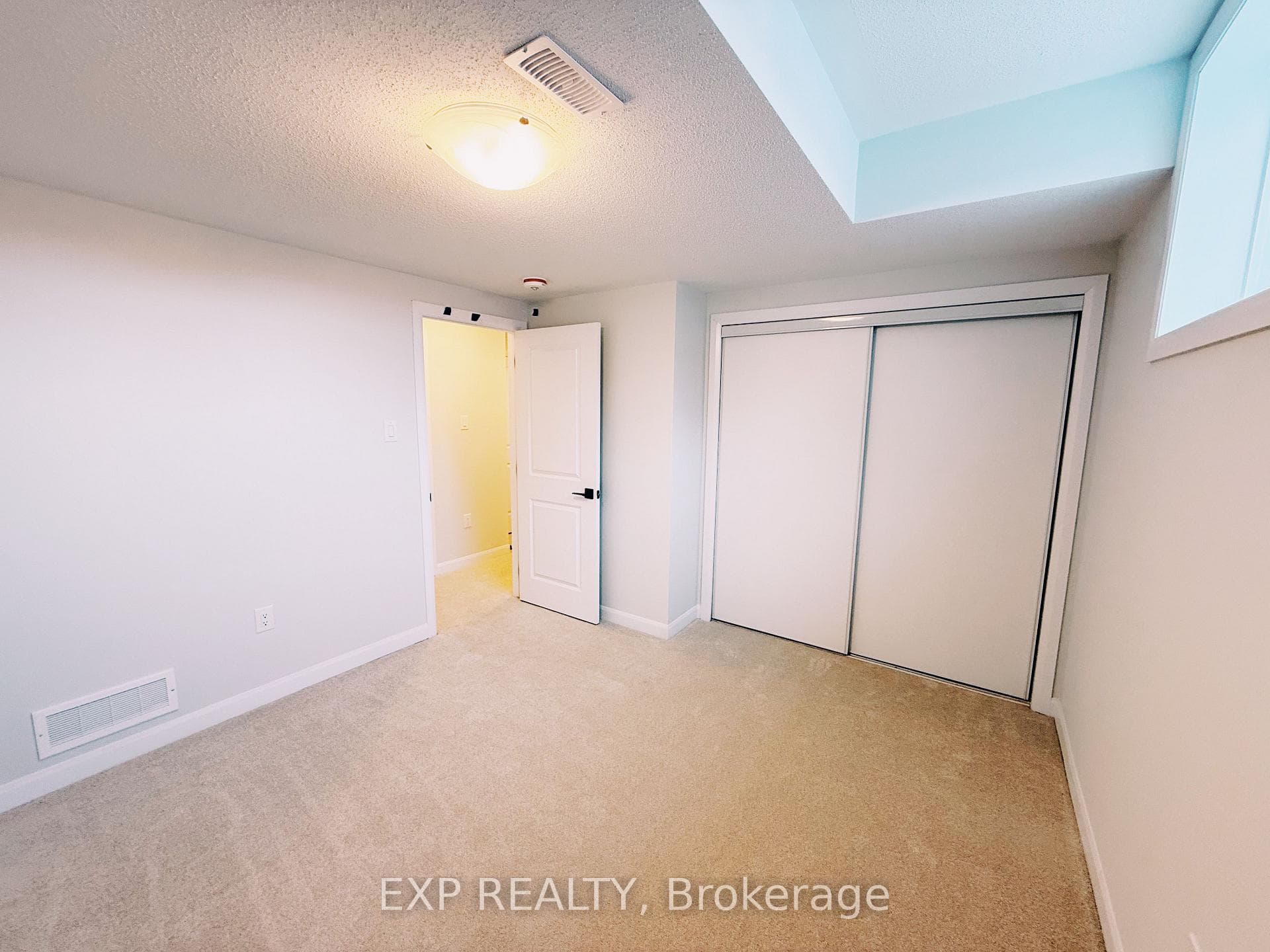 1233 Creekway Private photo 12