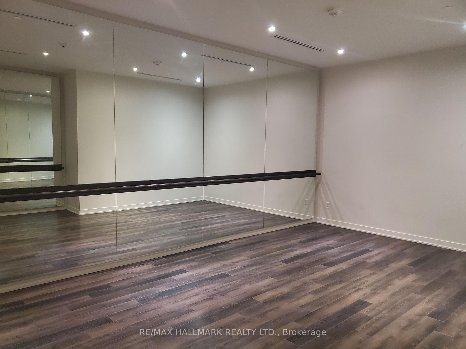 197 Yonge Street Unit 4802 photo 22