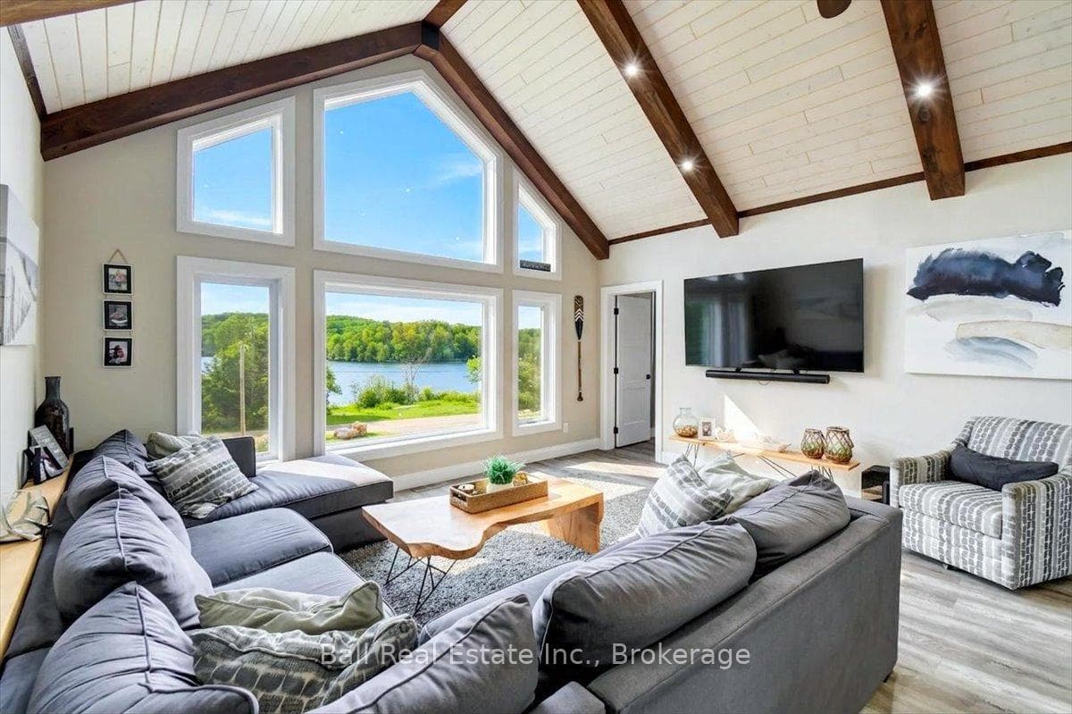 632 The South Road photo 23