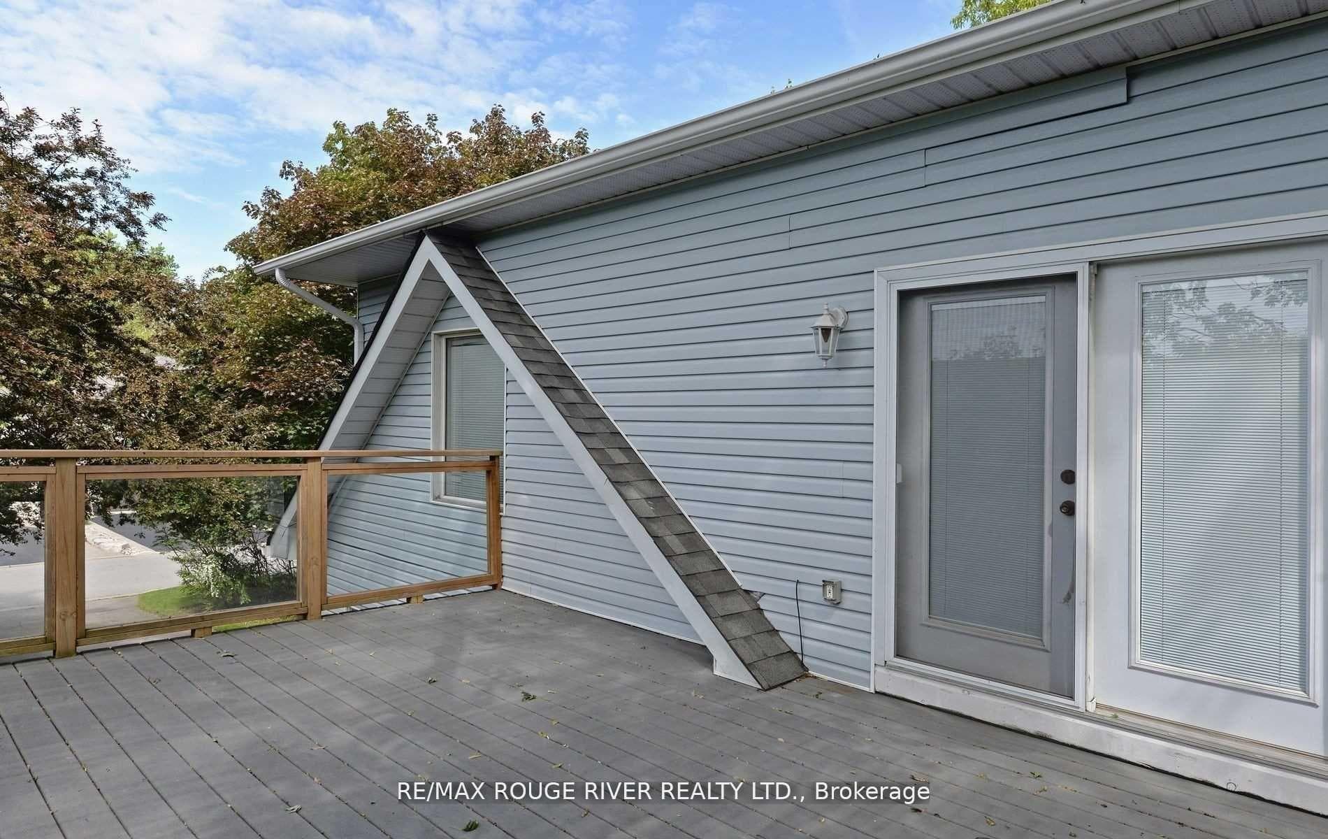 705 Front Road Unit Upper photo 13