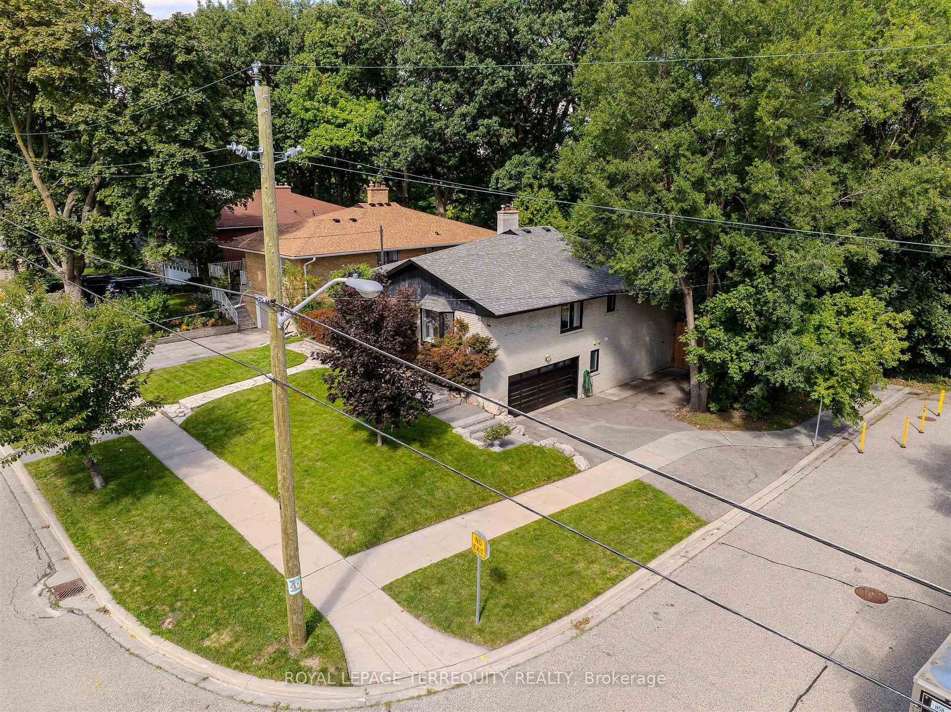 92 Saskatoon Drive photo 3