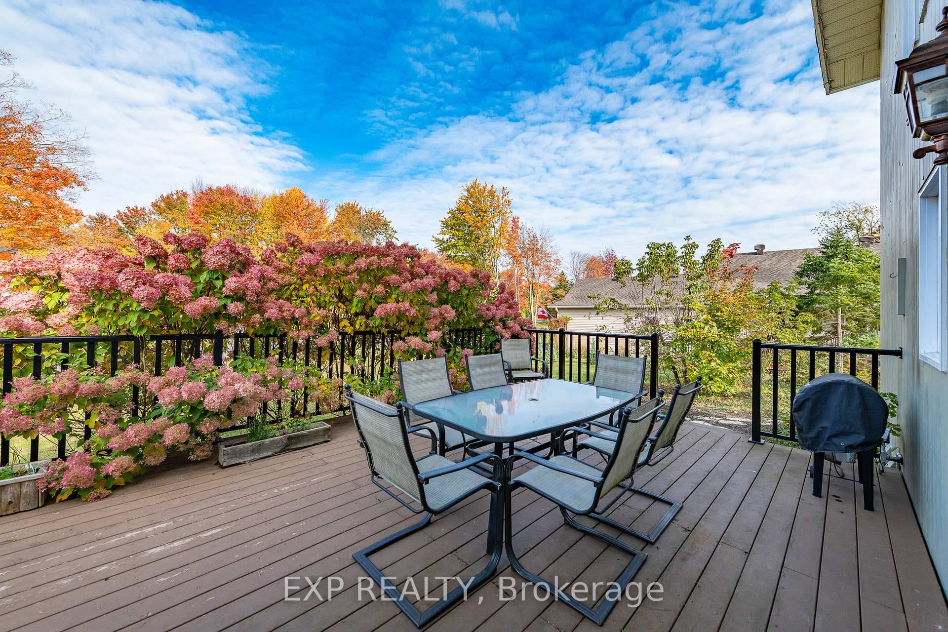 1238 Barnwell Crescent photo 44