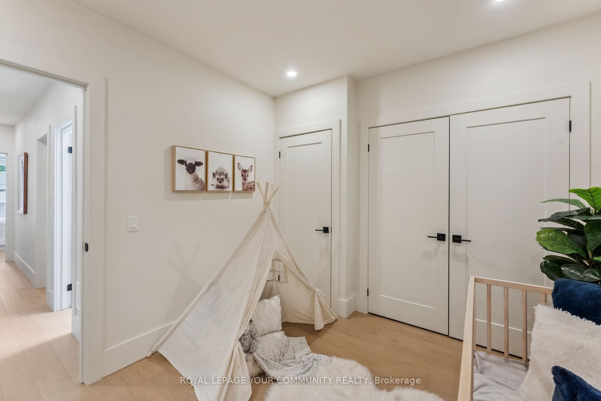 12 Lamb Avenue photo 26