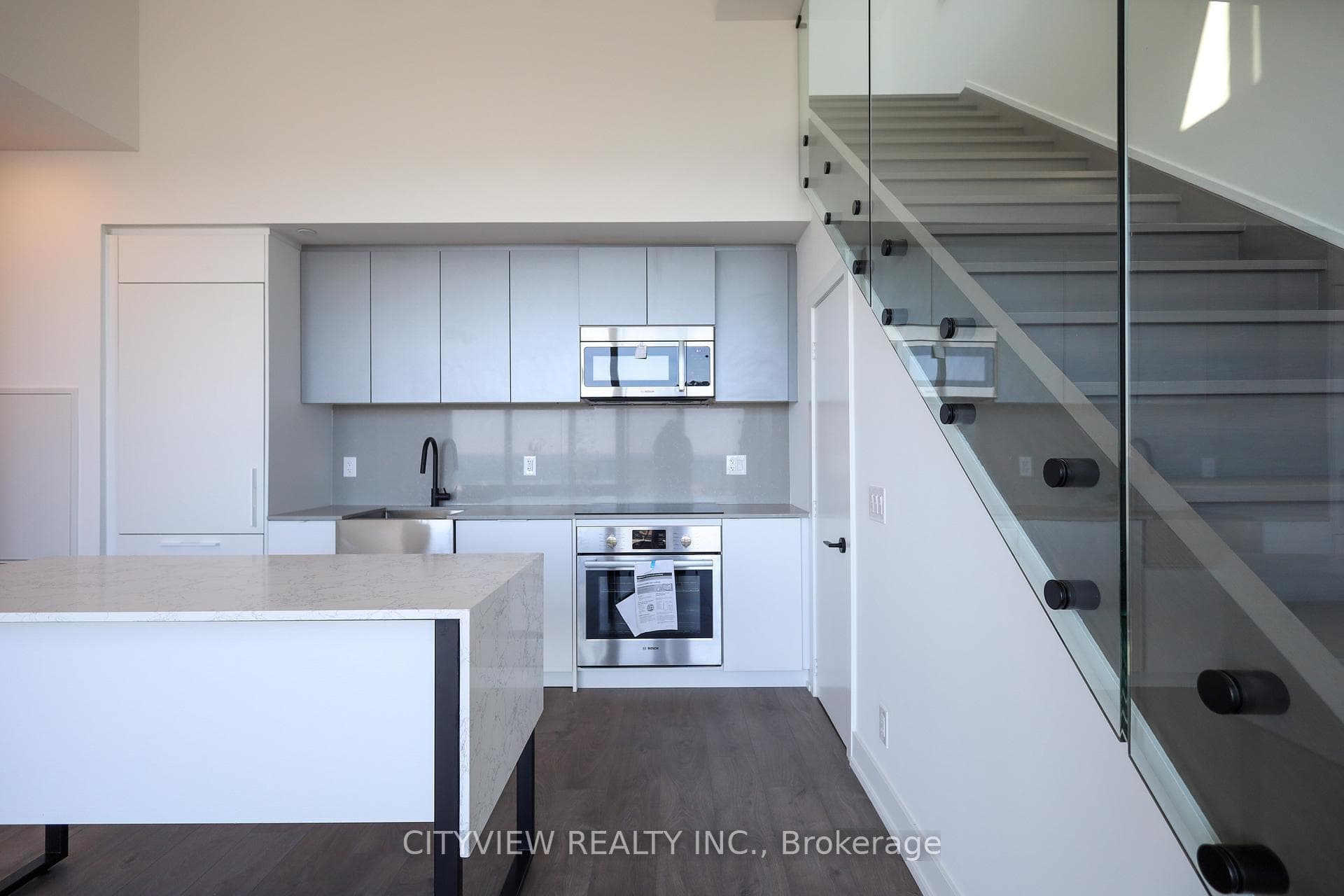 270 Dufferin Street Unit PH5 photo 9