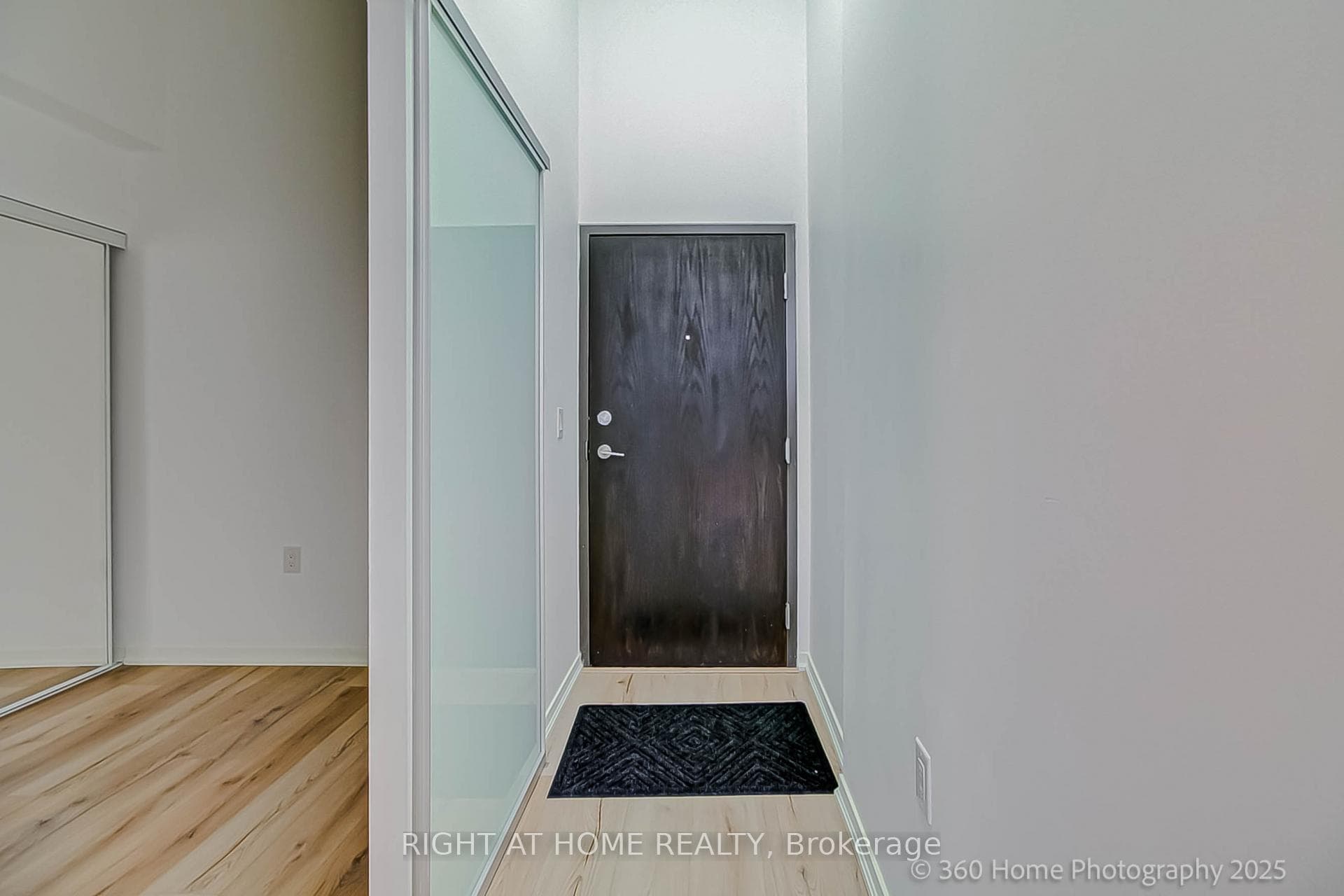 36 Lisgar Street Unit 306 photo 3