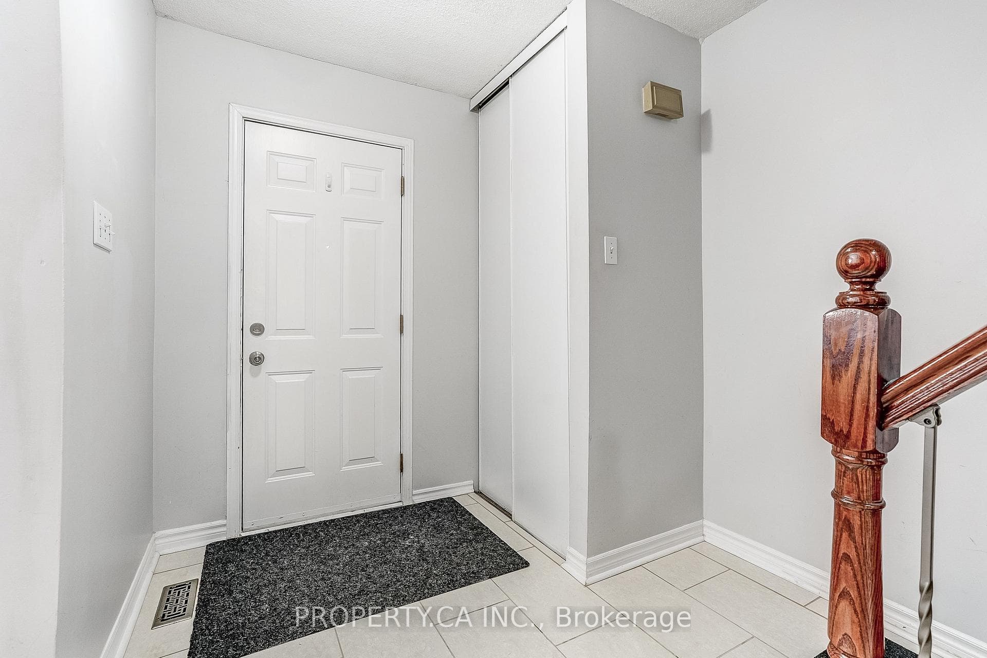 1050 Shawnmarr Road Unit 32 photo 5
