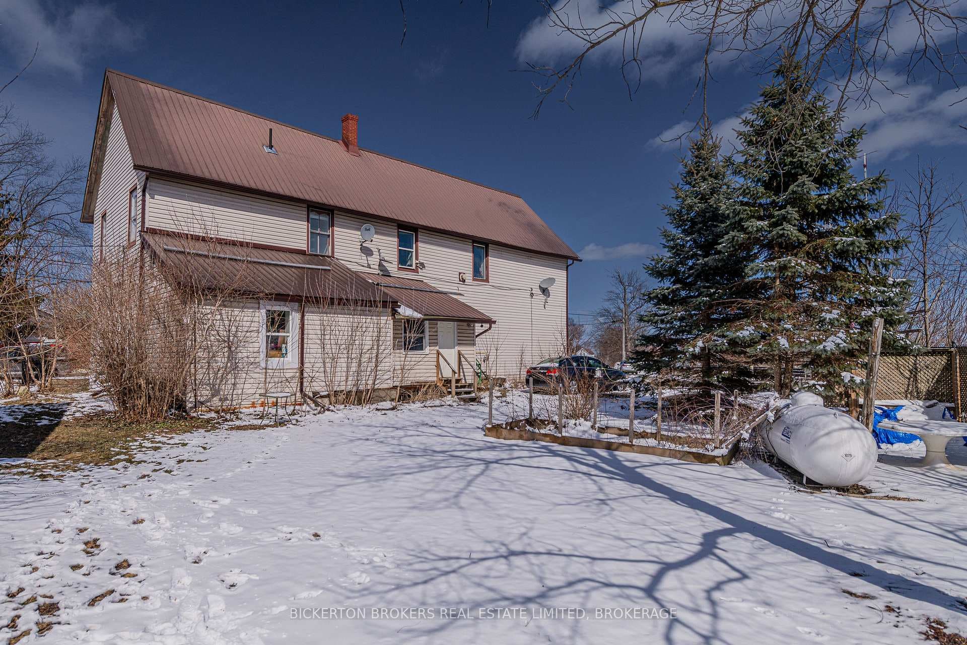 1064 Prince Street photo 5