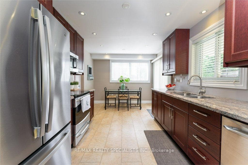68 Windermere Court photo 10