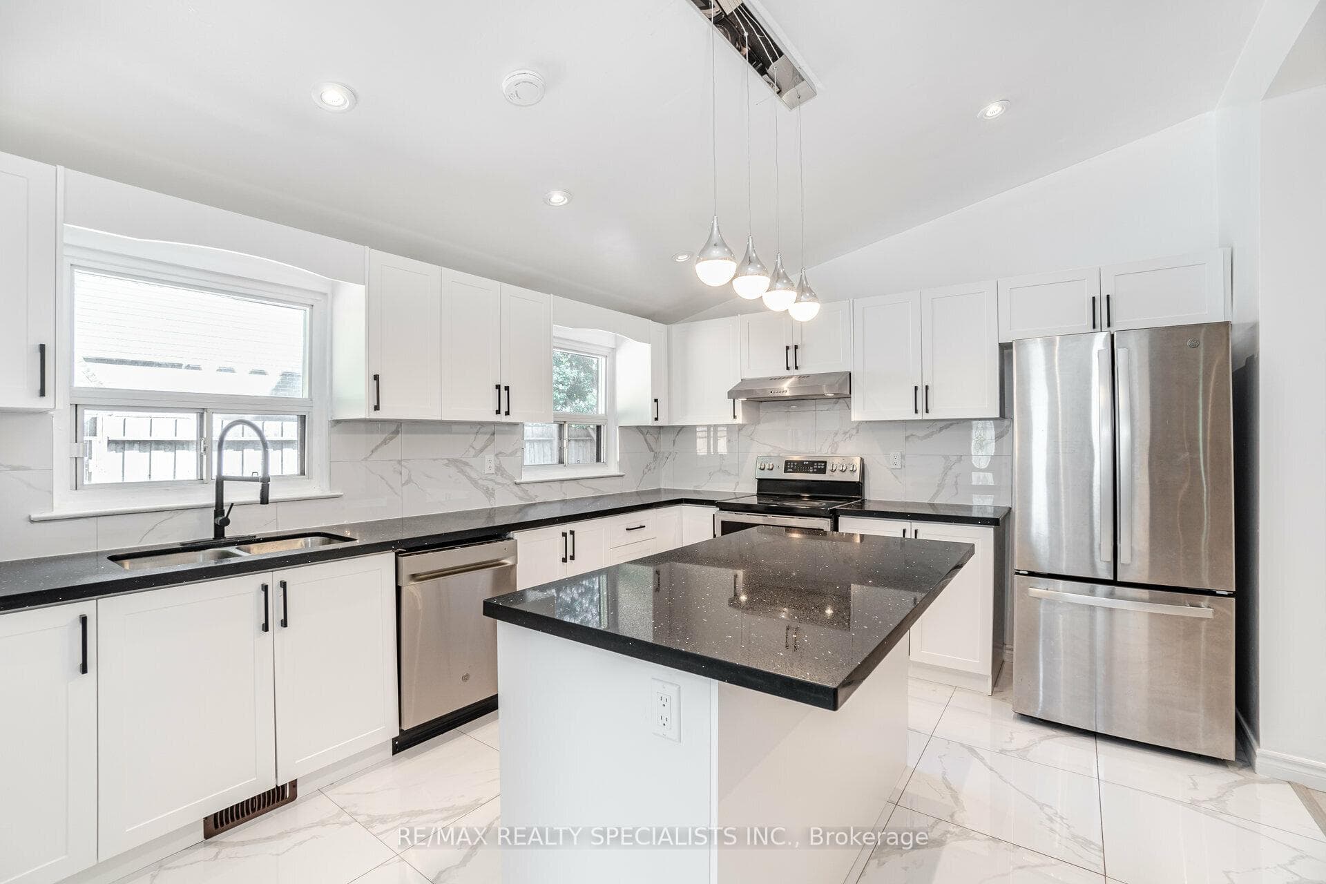 853 Bem Avenue photo 8