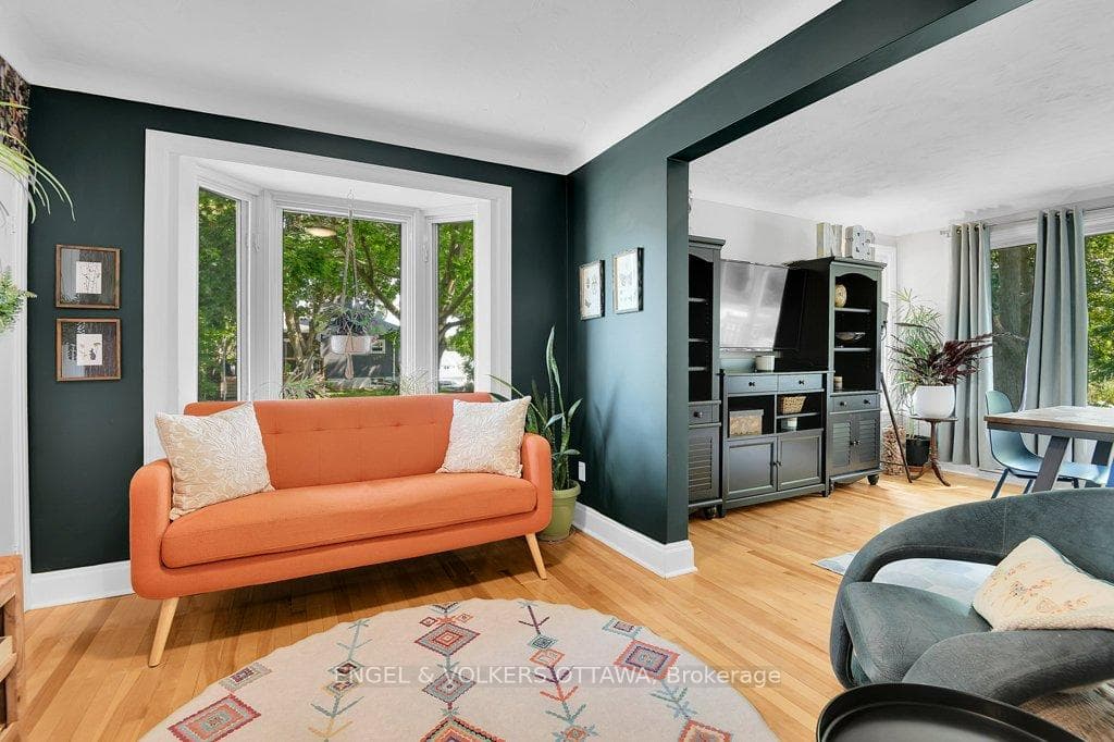 2565 Elmhurst Street photo 10