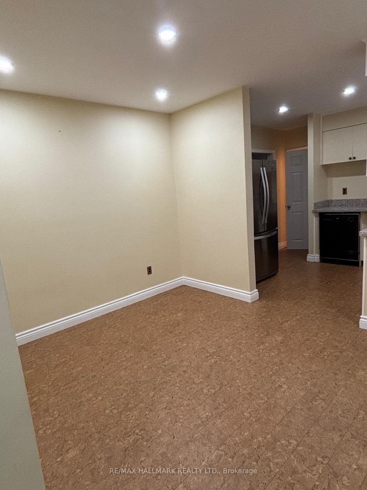 404 Glendale Avenue photo 9