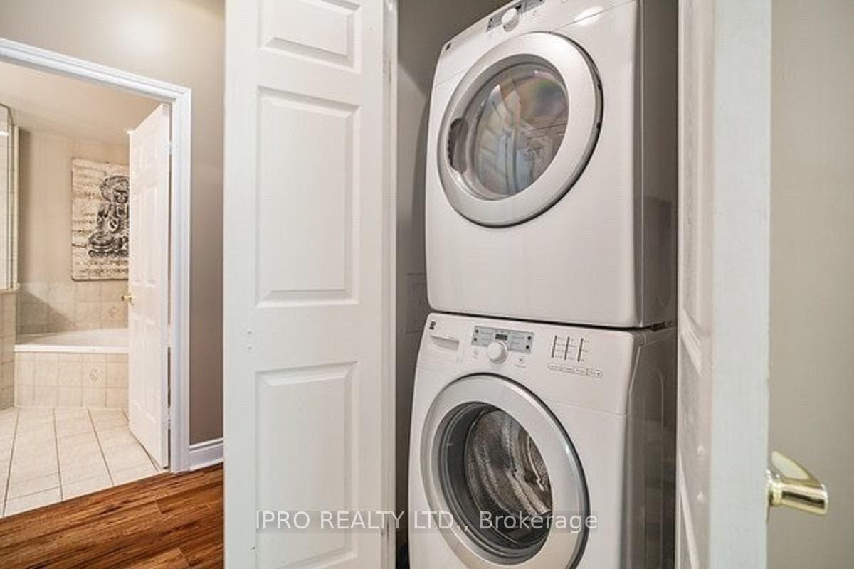 35 Kingsbridge Garden Circle Unit 2607 photo 11