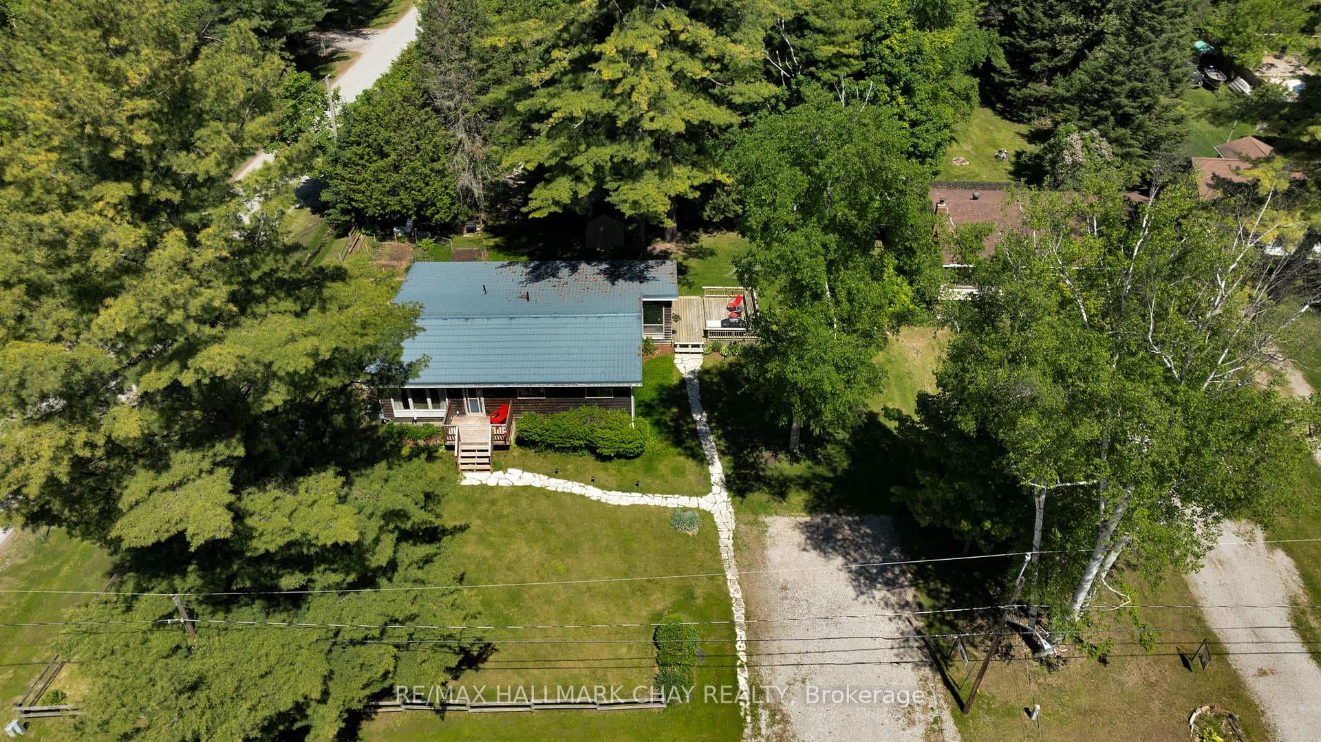 758 Pinegrove Avenue photo 32