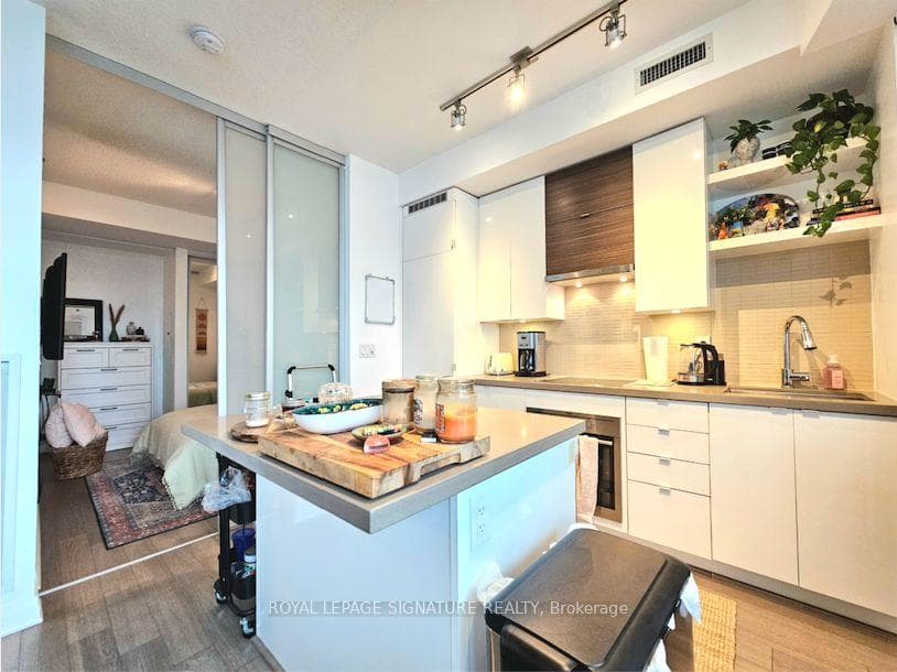 59 Annie Craig Drive Unit 2901 photo 5