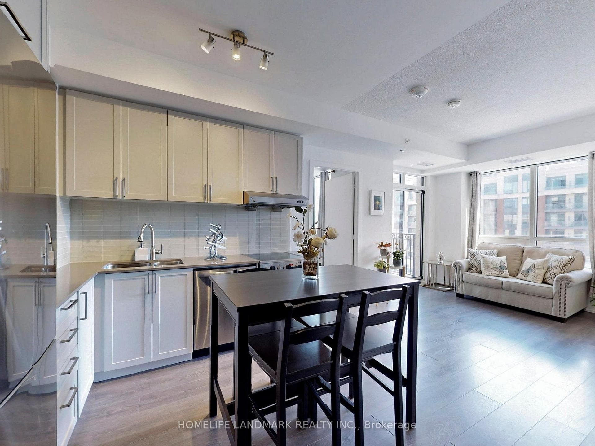 268 Buchanan Drive Unit 611W photo 7