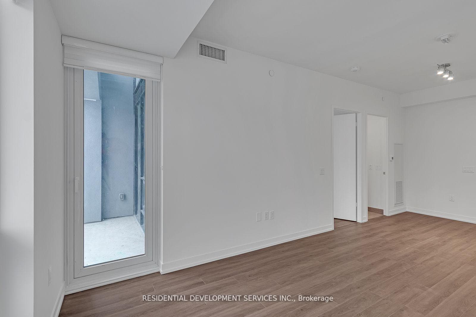 8868 Yonge Street Unit 316E photo 6