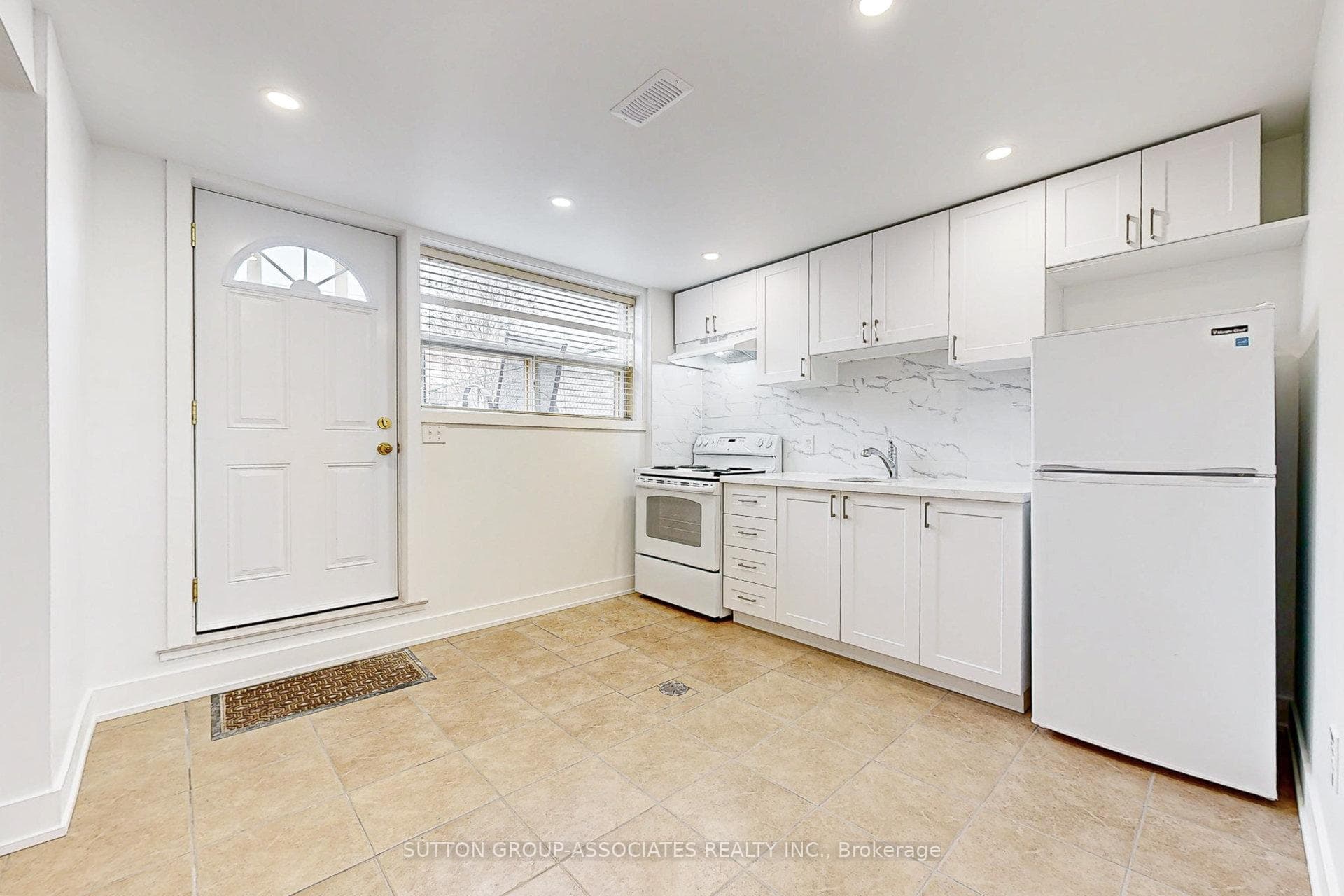 22 Woodenhill Court photo 35
