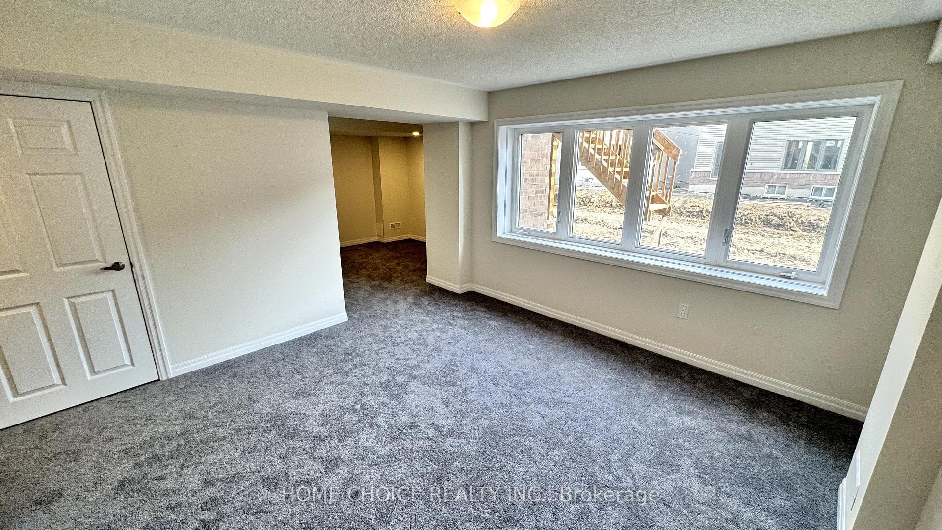 39 Northrop Avenue photo 20