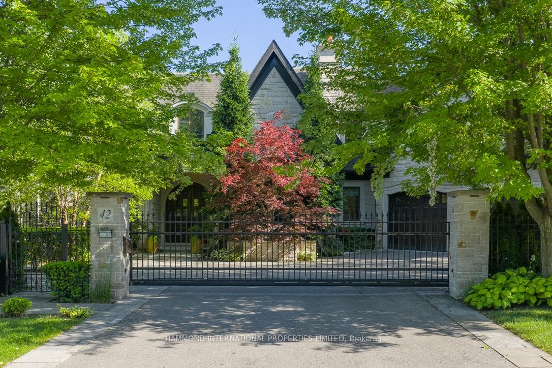 42 Lorraine Gardens photo 3