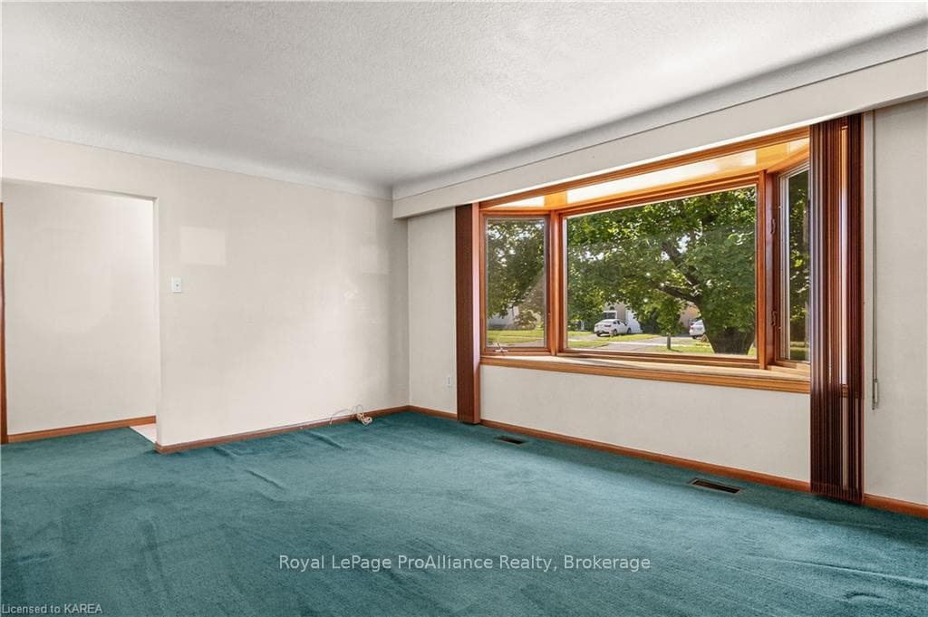 1227 JOHNSON Street photo 8