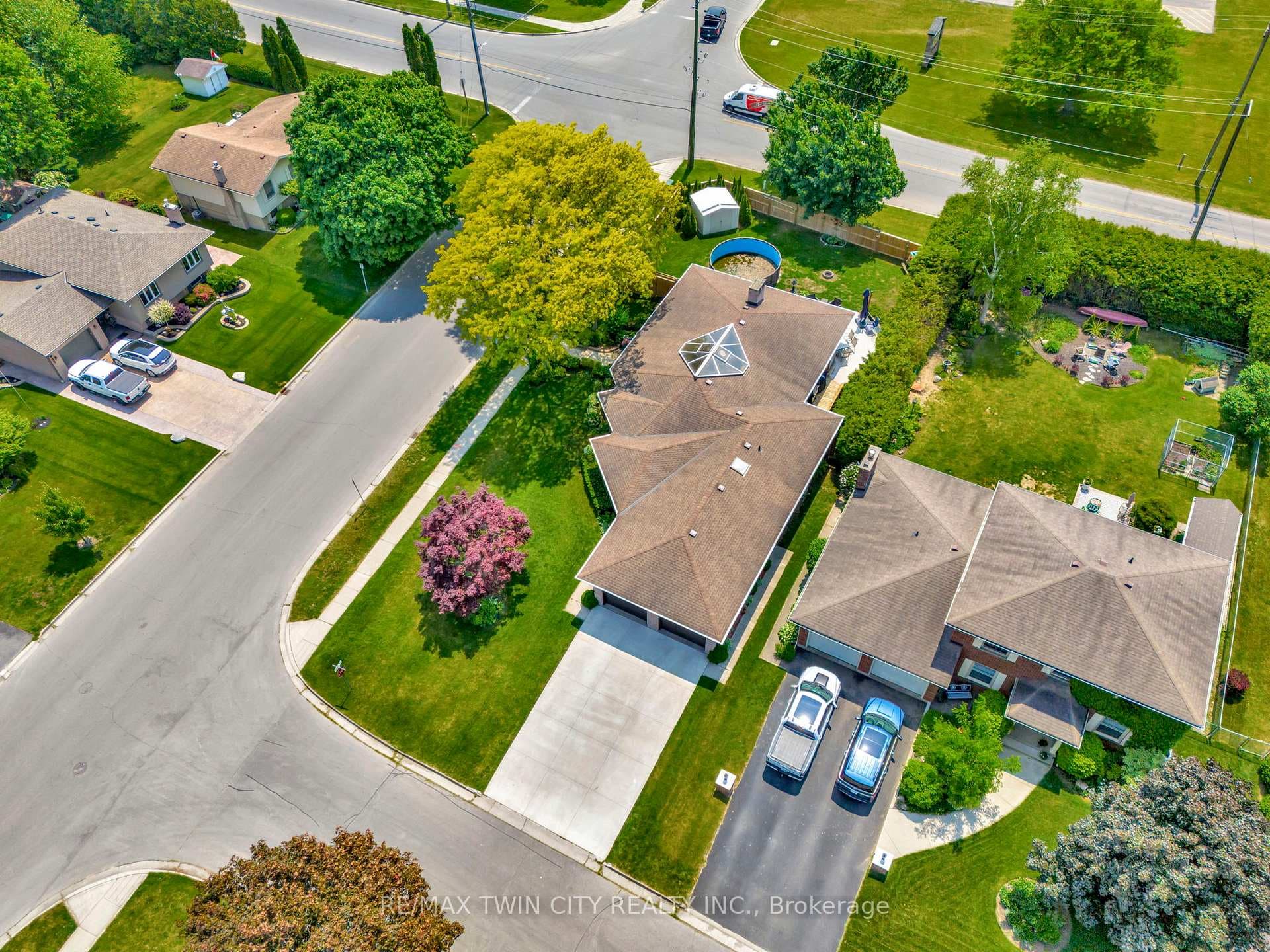 132 Oak Street photo 46
