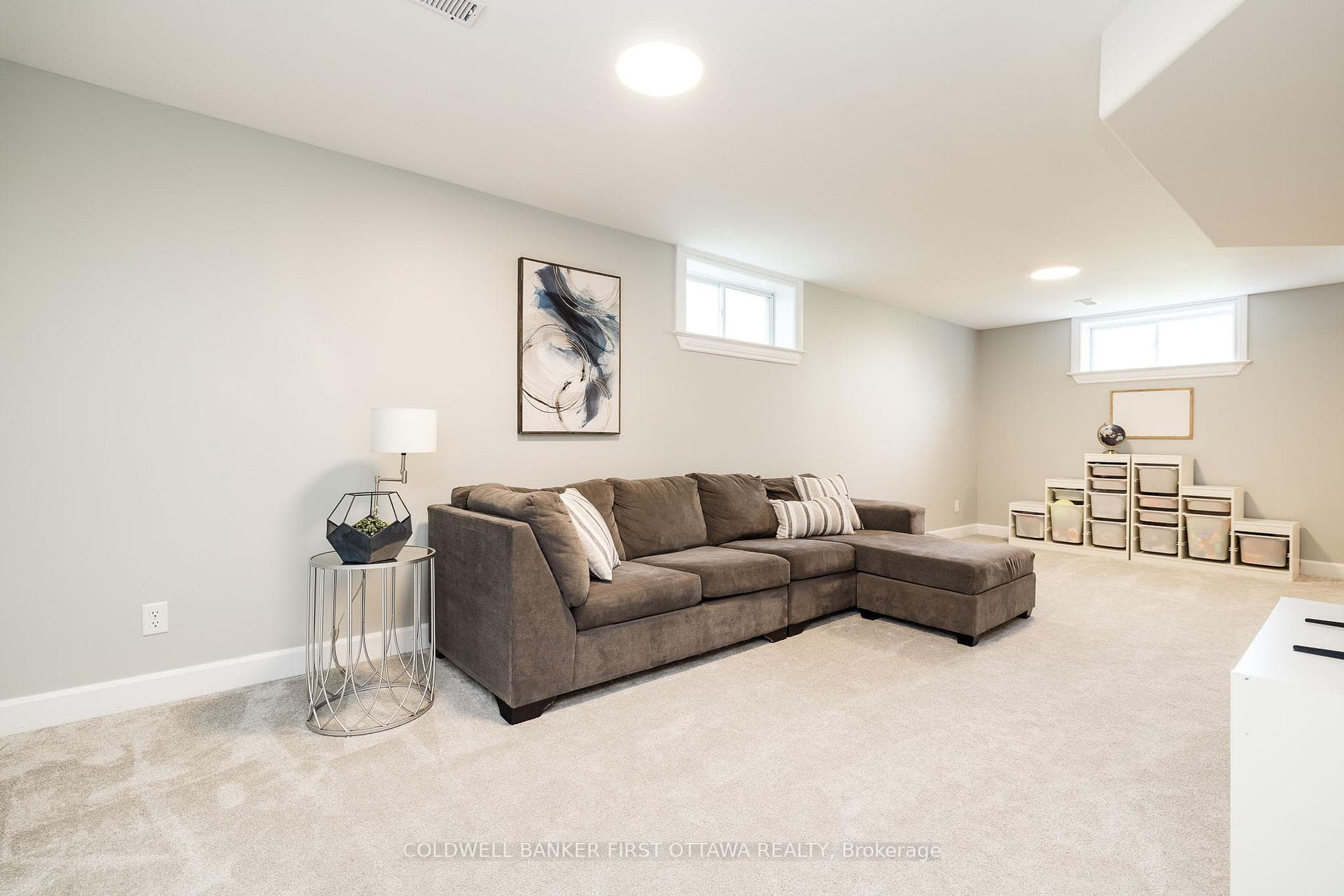 187 GLENNCASTLE Drive photo 38