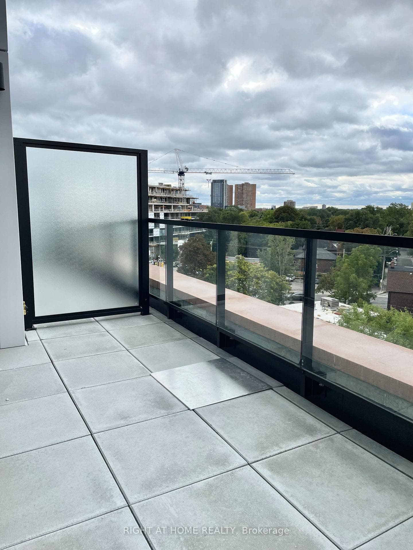 2720 Dundas Street Unit 603 photo 9