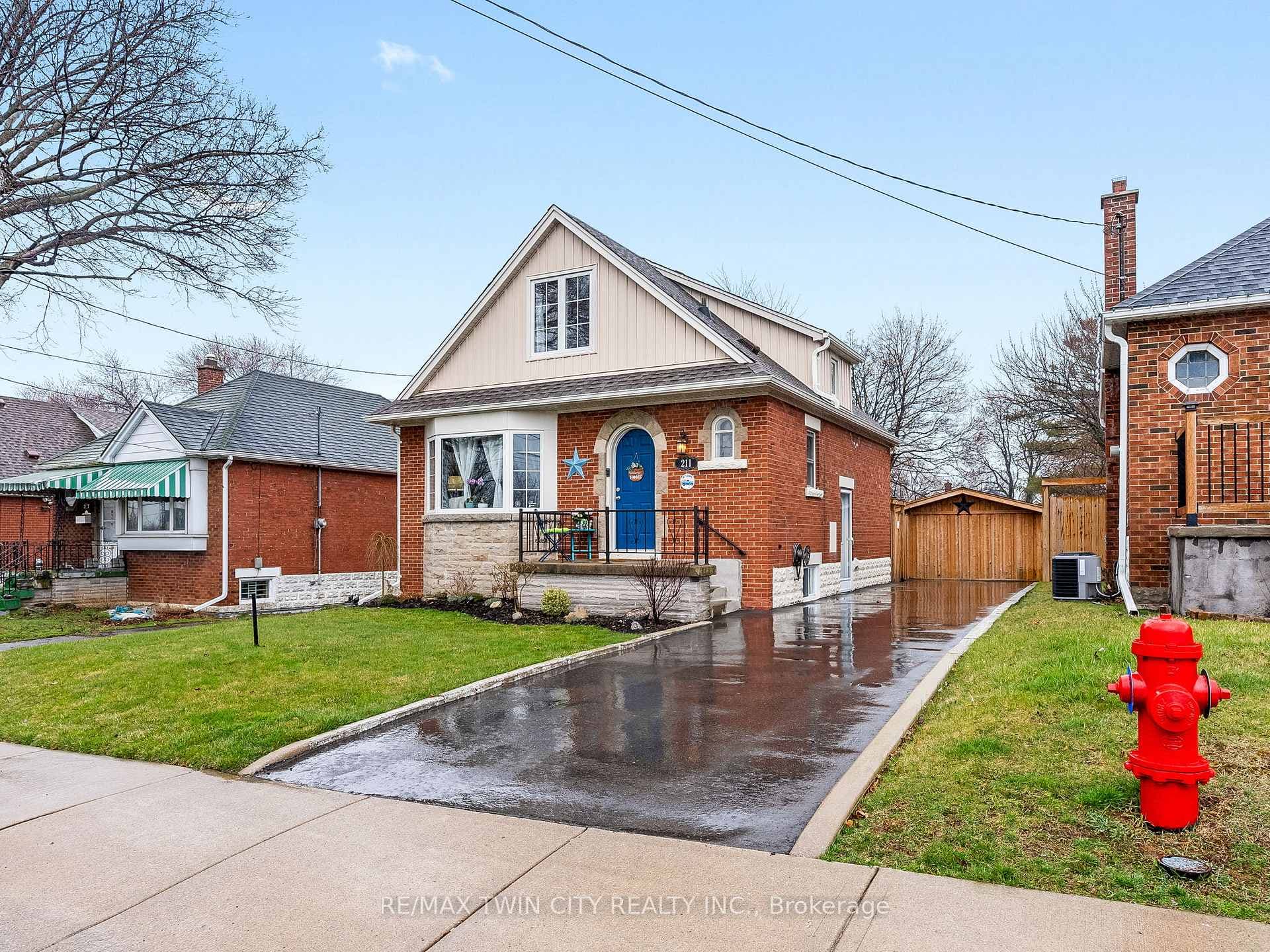 211 East 18th Street photo 2