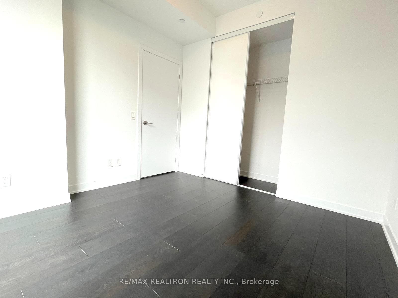 87 Peter Street Unit 4007 photo 9