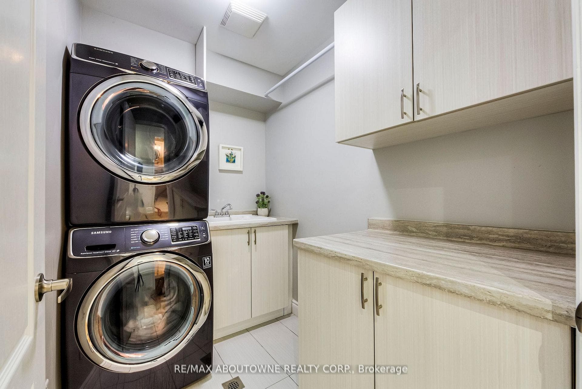321 Dalesford Road photo 28