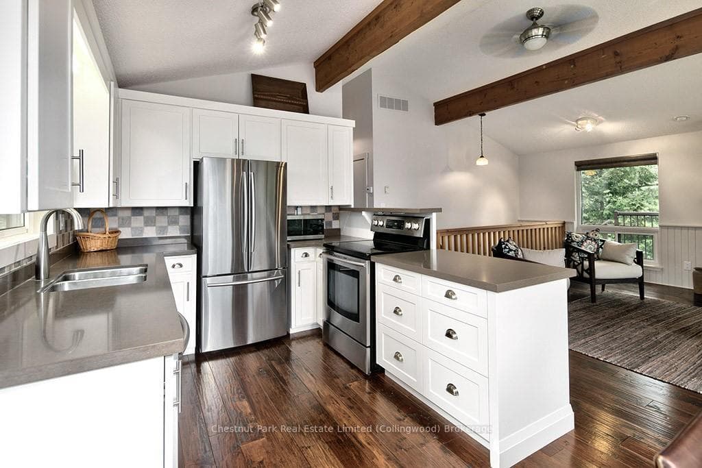 135 BAY Street photo 15