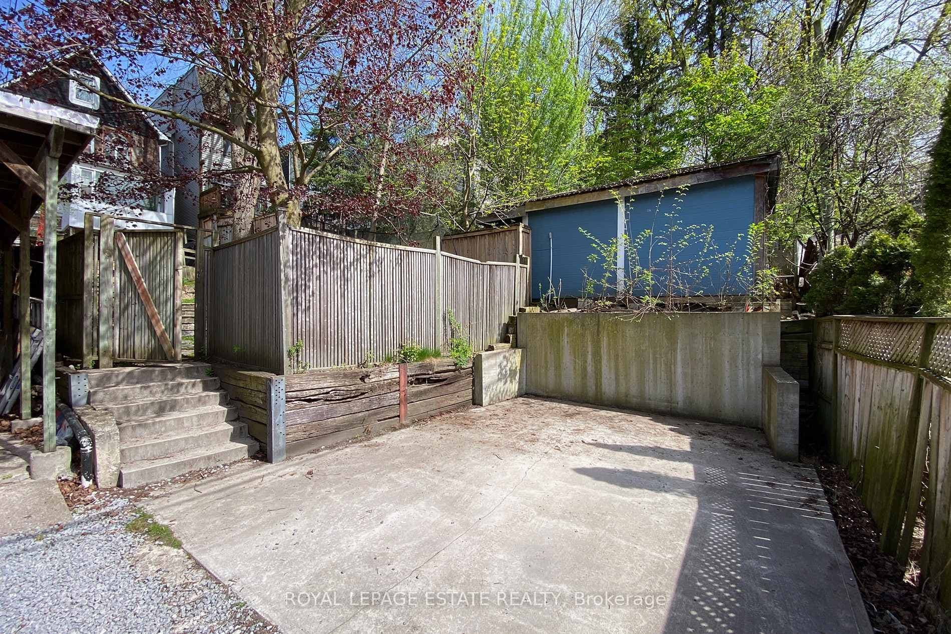 216 Waverley Road photo 32