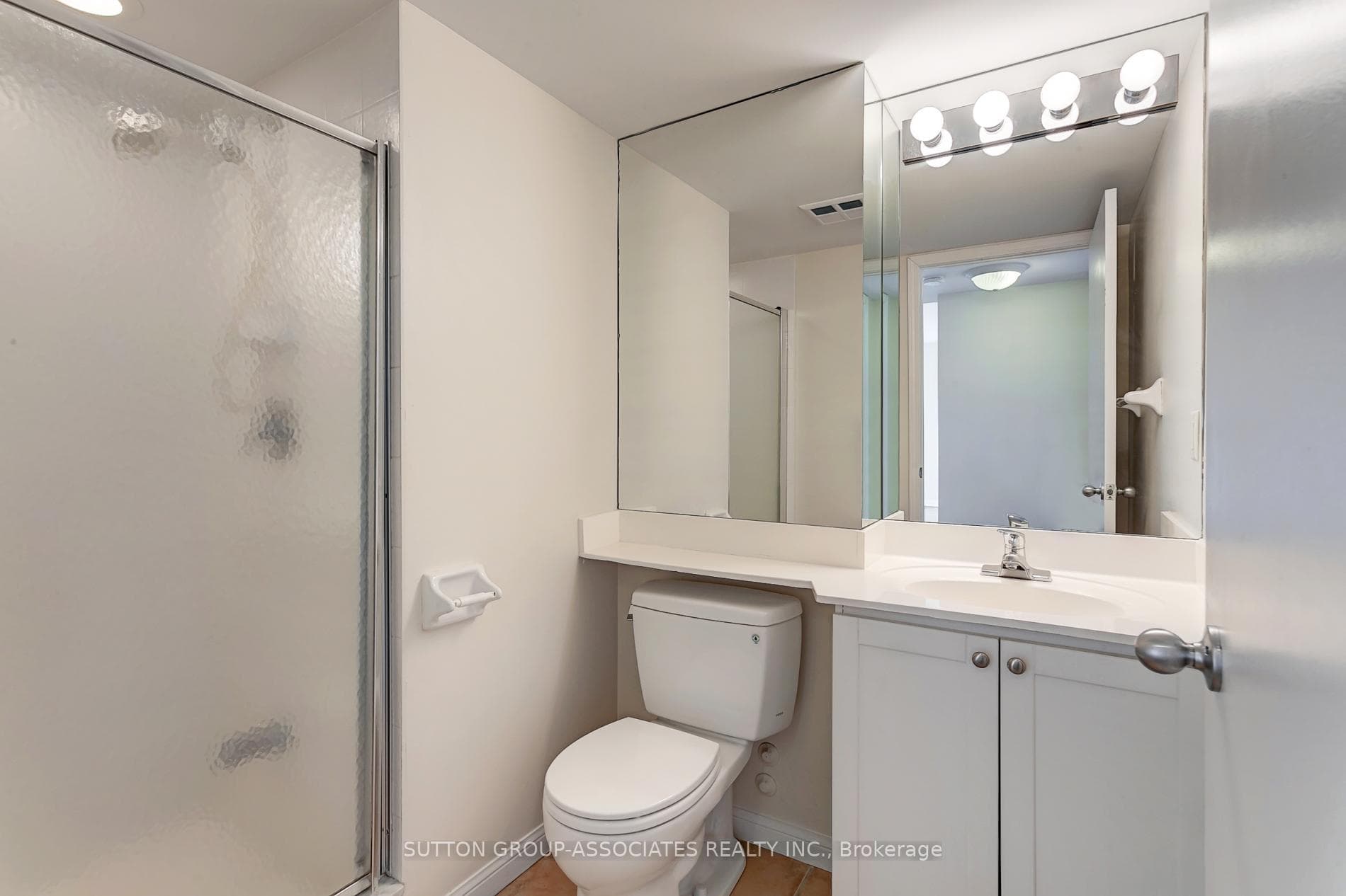 1000 King Street Unit 717 photo 24